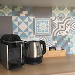Studio 100M De La Mer